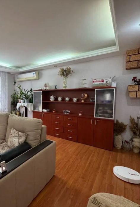 Сервант в отличном состоянии