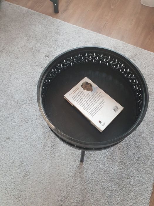 Vand măsuță super oferta !