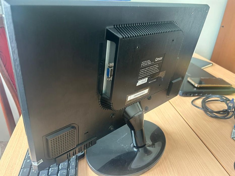 Продам монитор с питанием