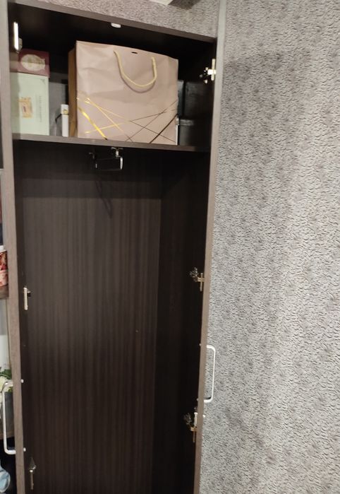 Продам срочно шкаф