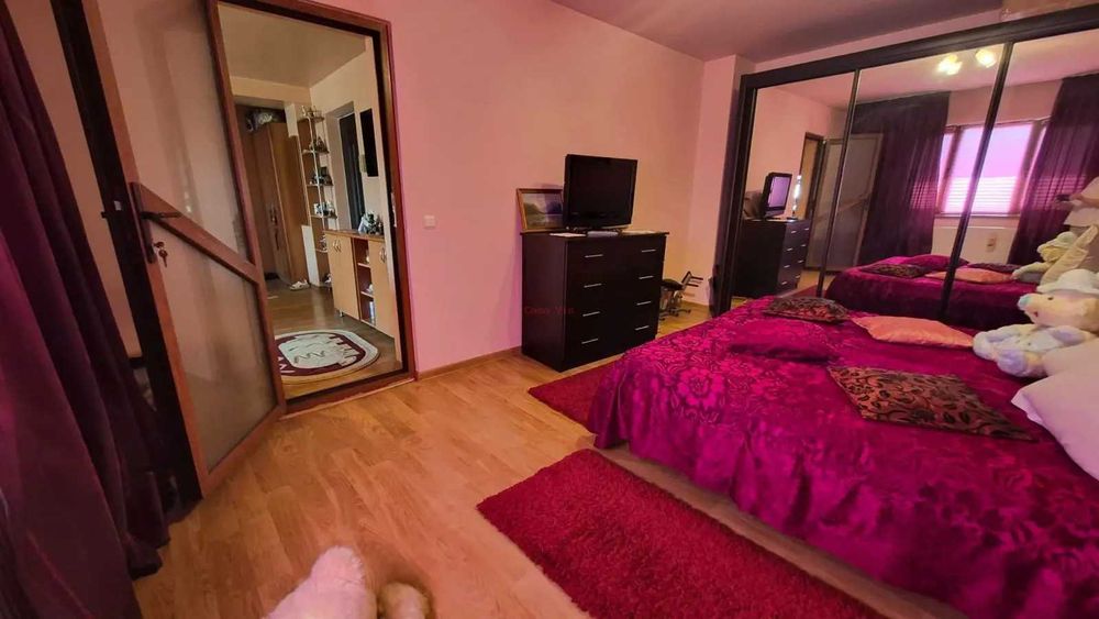 Apartament 2 camere decomandat in Onesti, zona de jos.