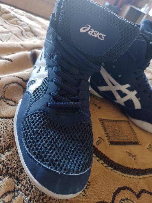 Продам борцовки,в отличном состоянии