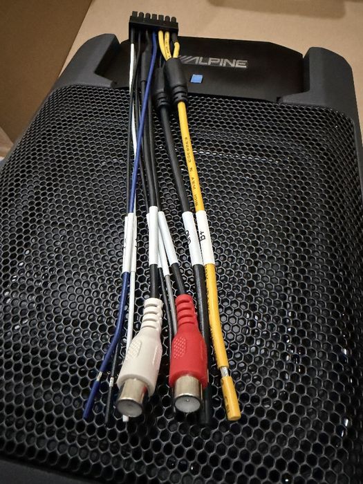 Cабвуфер под сиденье Alpine PWE-M770 активный