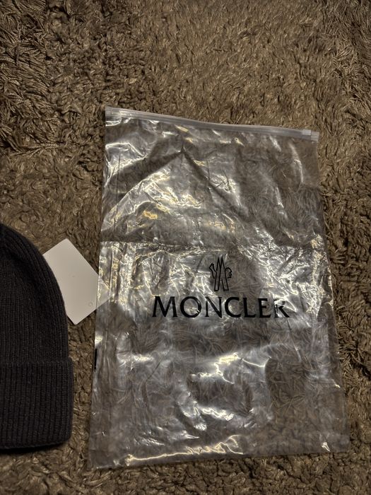 Beanie moncler  claitate exceptionala