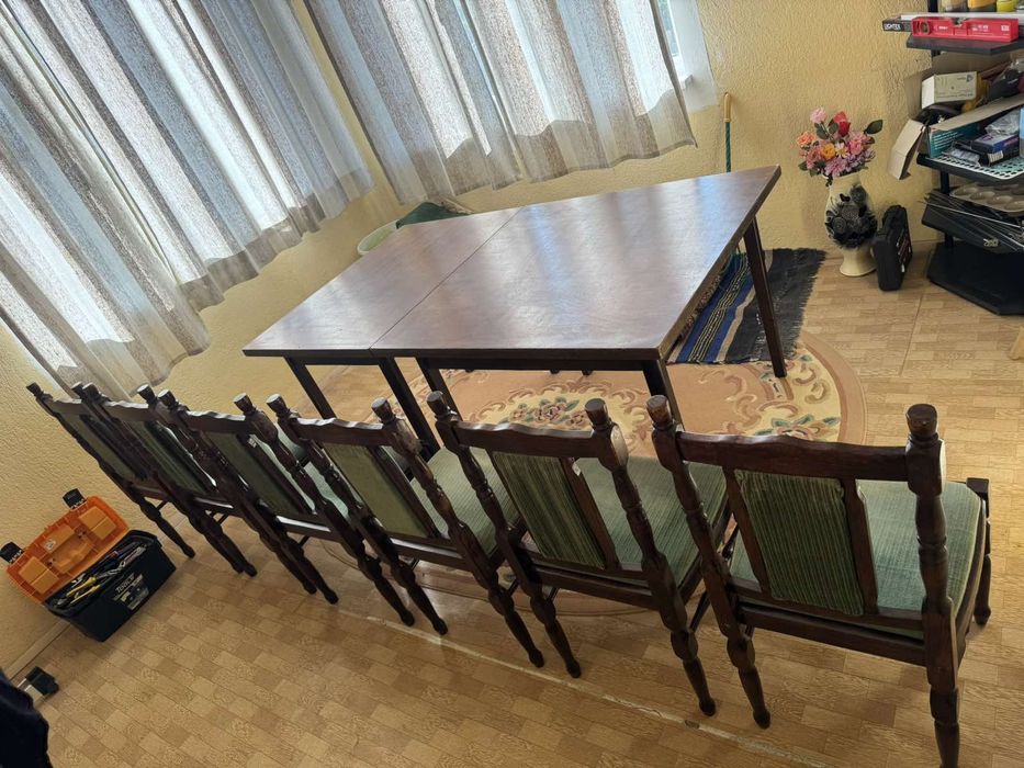 Дървени столове 6 бр.