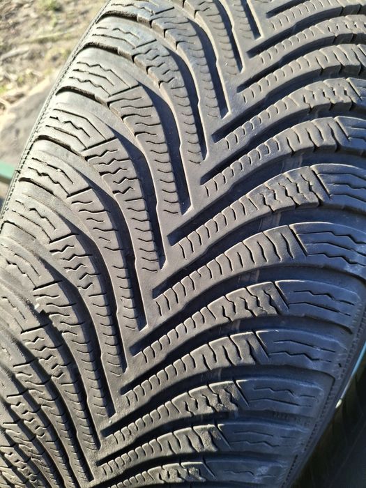 2 Anvelope de iarnă 215 65 r17 Michelin