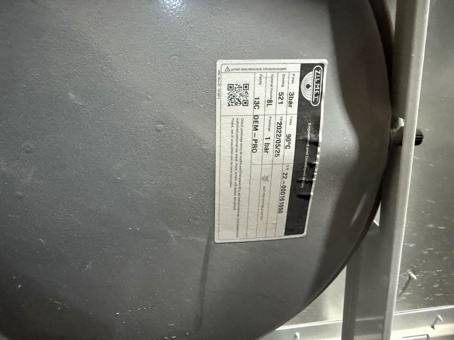 Продам газовый котел UNO новый