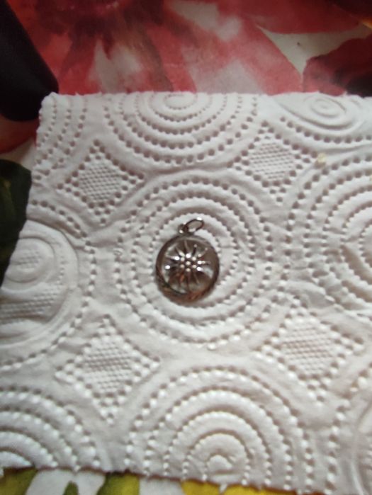 сребърна висулка лот от 3 вносни бижута едно старо колие народна но