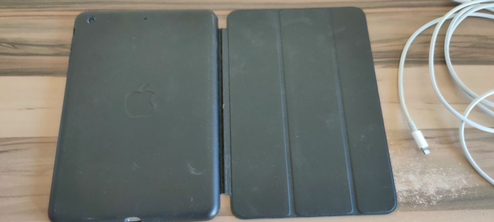 Продавам iPad mini 3