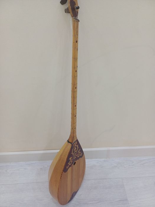 Арзан бағада домбыра