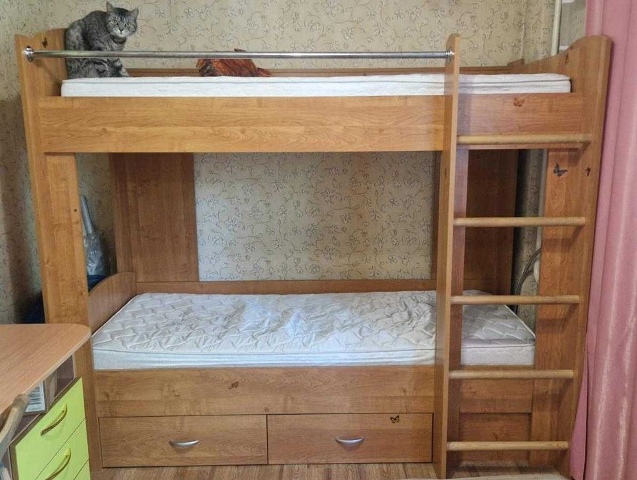 Продам  детскую кровать
