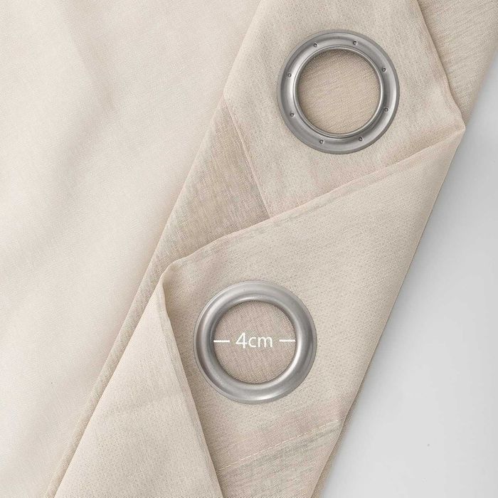 Комплект от 2 светлобежови прозрачни воалирани завеси с капси