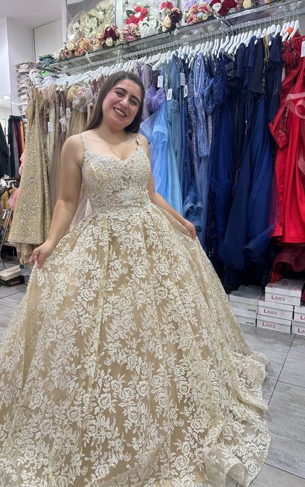 Официална рокля тип принцеса