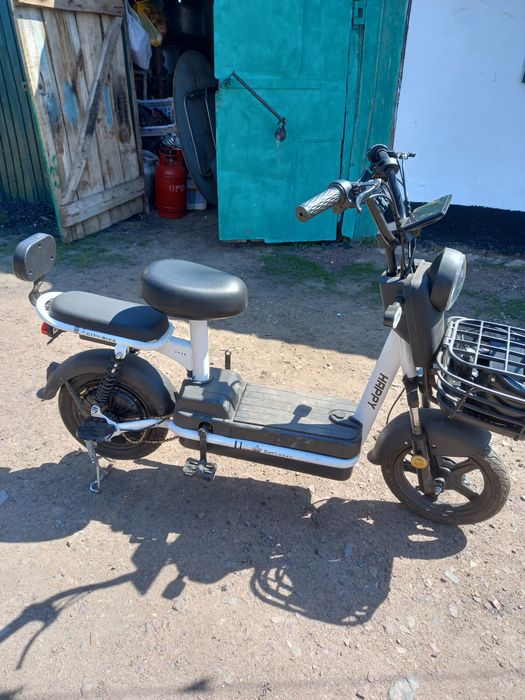 Продам скутер за 100000