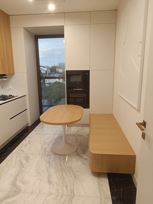 Execut mobilier la comanda