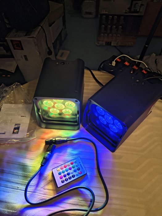 2 бр. захранвани от батерии прожектори, презареждащи се, Par Can 6x18W