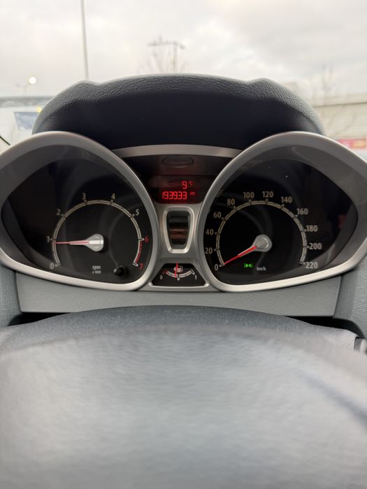 Ford Fiesta 1.4 бензин с фабрична газова