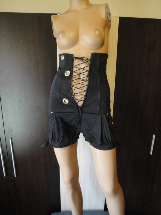 Нов черен къс дамски гащеризон с връзки (тип корсет), къси панталонки