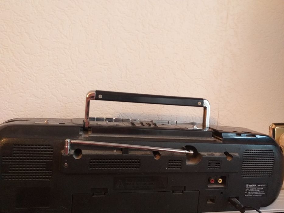 Радиокасетофон Nova