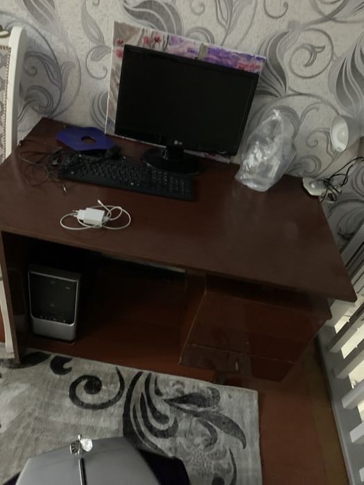 продам компьютер кейборд  и стол