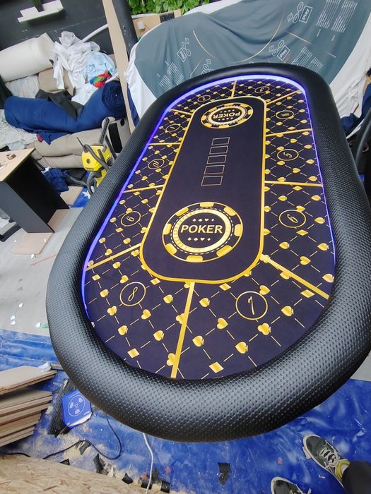 Masa poker personalizata