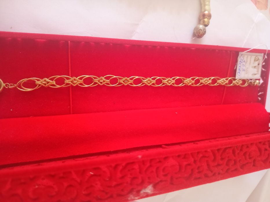 Золотой браслет .