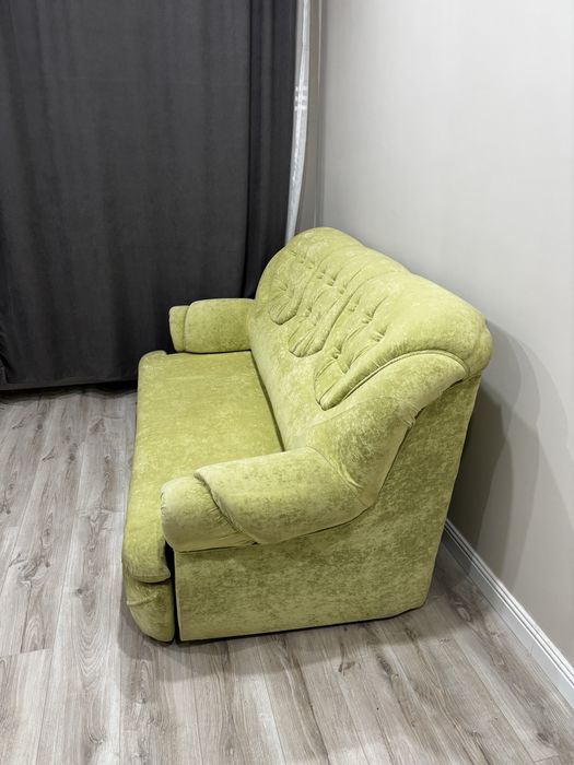 Диван раскладной почти новый