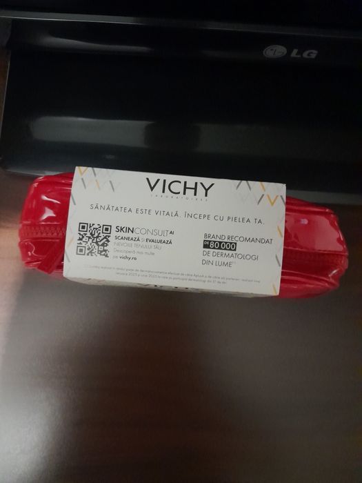 Set Neovadial Magistral cu efect de fermitate,Vichy.