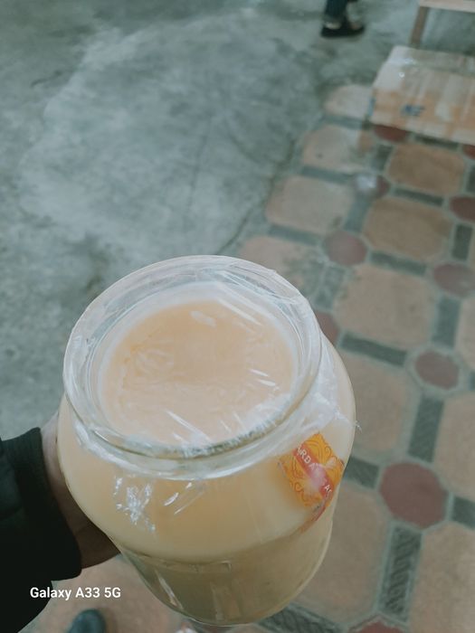 Saryog' sotiladi manashu sigirlarning yog'i 100 000 so'mdan kilosi