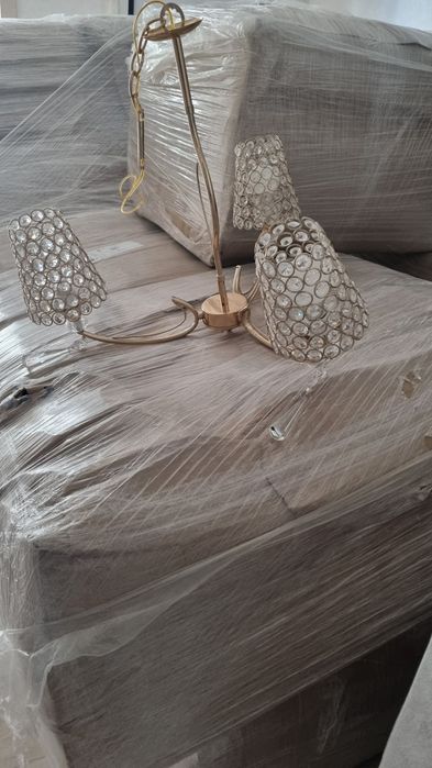 Продам люстрю в отличном состоянии