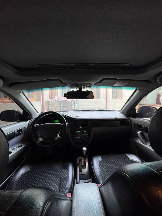 Gentra avtomat sotiladi