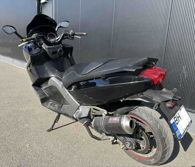 Gilera GP800 MegaScuter!