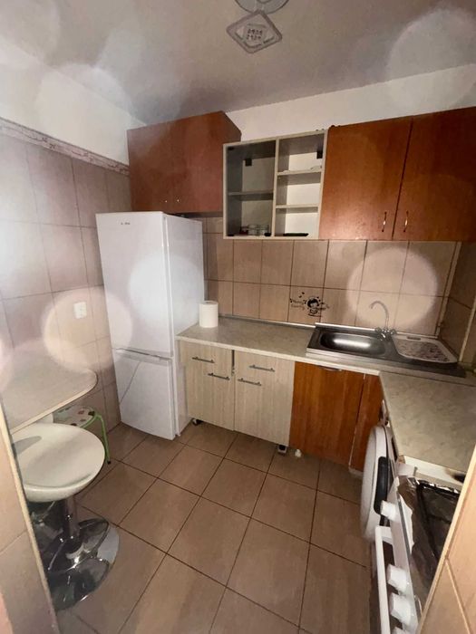 Apartament cu doua camere de inchiriat (piata Războieni)