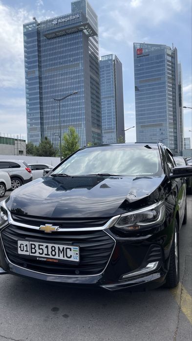 Chevrolet Onix  Premier 2