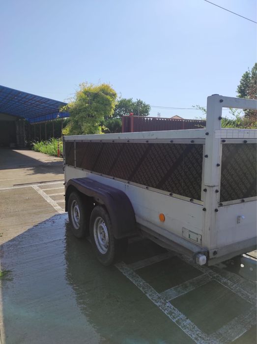 Vand remorcuta cu 2 axe