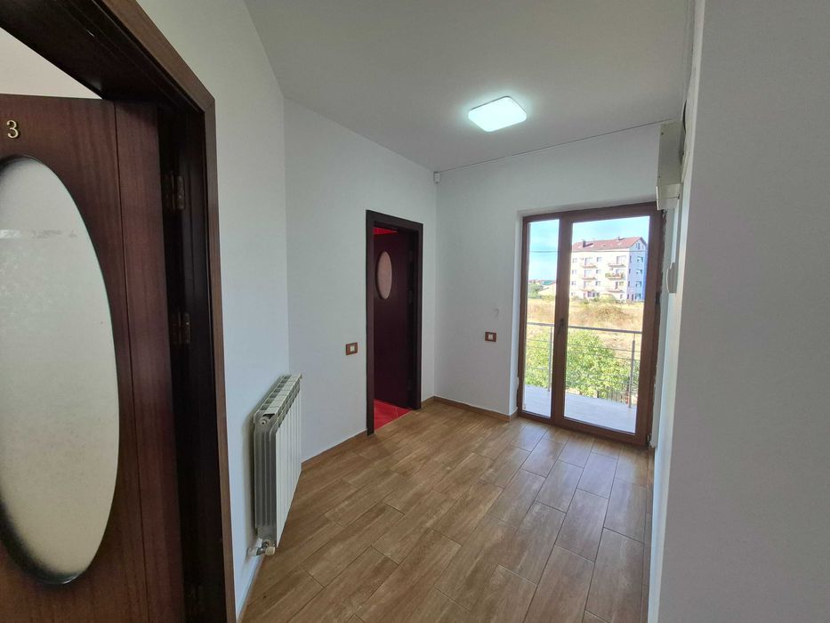 Casa individuala cu 6 camere,curte 500 mp,mobila noua