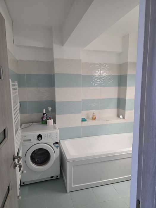 Închiriez garsoniera în bloc nou cu loc parcare