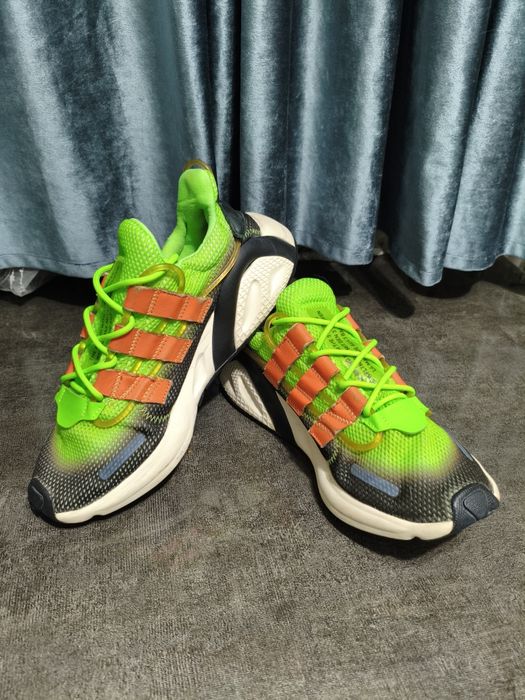 Оригинальные кроссовки Adidas
