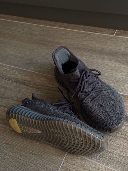 Маратонки adidas Yeezy 38,5