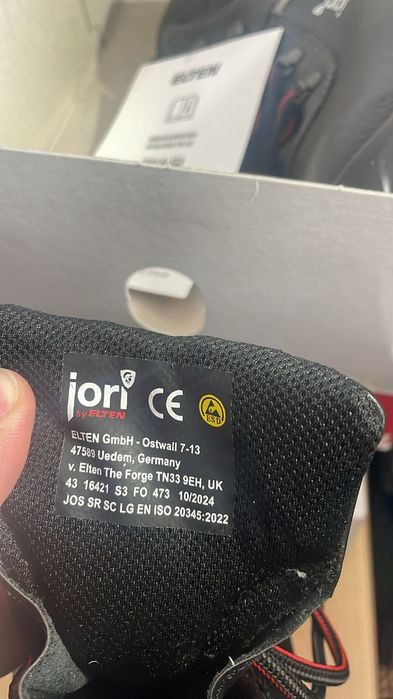 Ghete bocanci de lucru cu värf metalic Nr 41-44