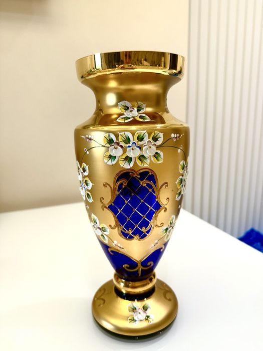 Гул ваза, декорга мос Bohema