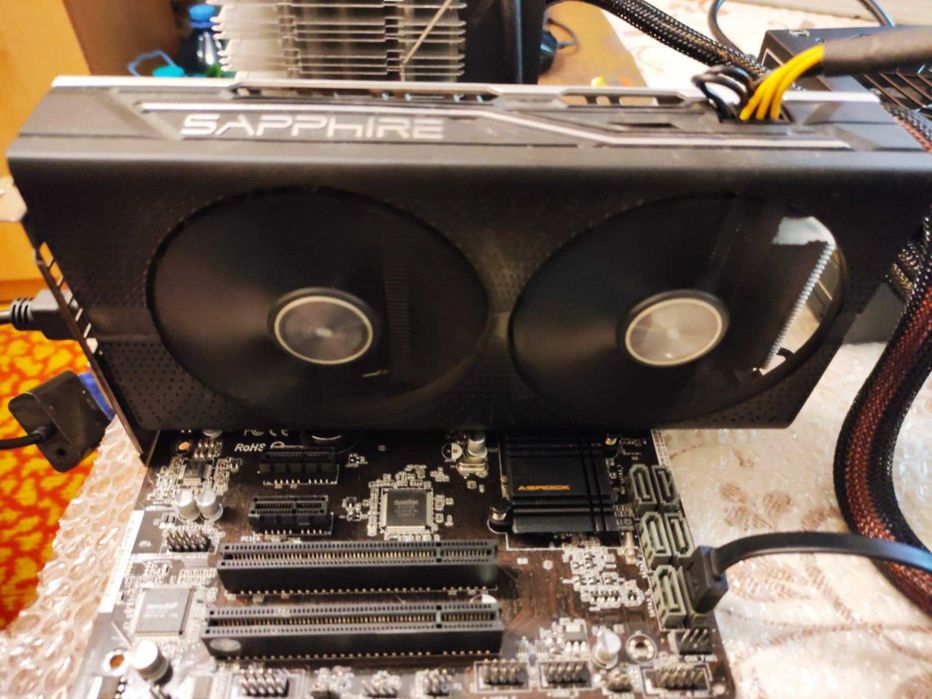 Sapphire Radeon RX 580 PULSE 8GB GDDR5 256-bit sigil pe surub