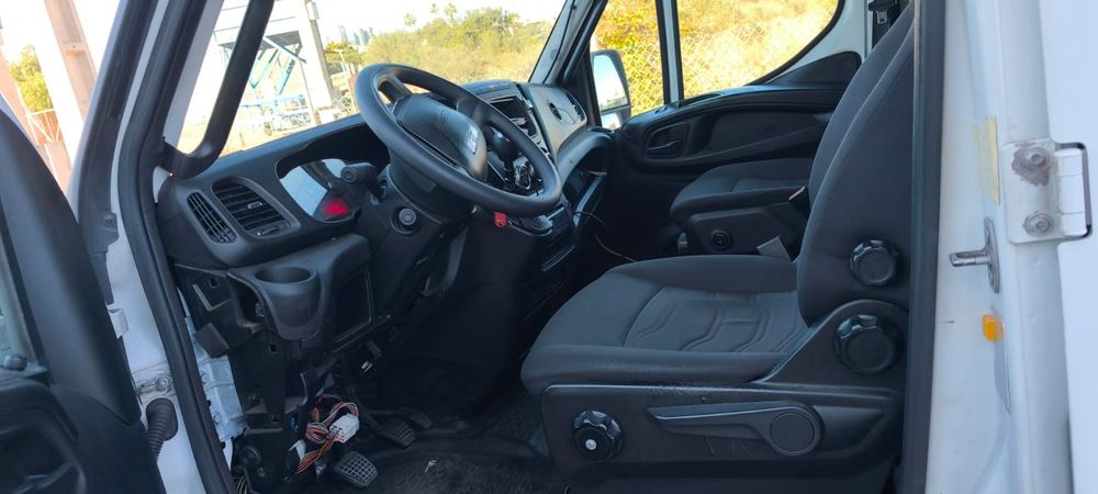 Iveco  Platforma Furculița