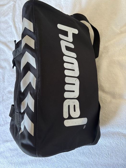 Малък сак на Hummel