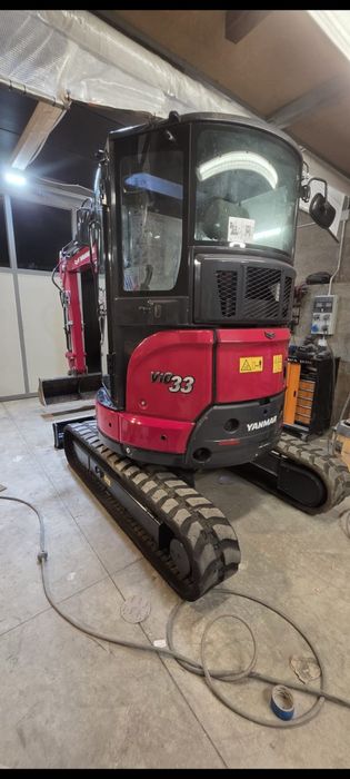 Cabină închisă YANMAR VIO33  impecabil