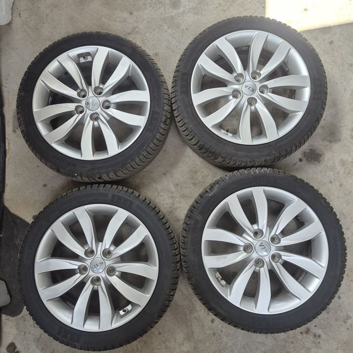 Jante pe 17 aliaj 5x114.3 hyundai kia renault duster toyota 225/45/17 allseason 2024