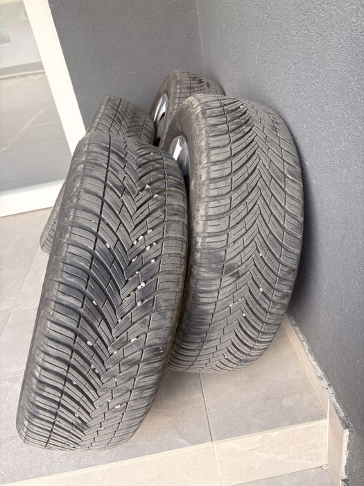 Vand cauciucuri cu jante de tabla R16