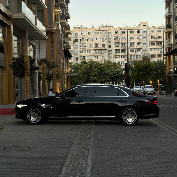 Genesis G90 Hi limousine