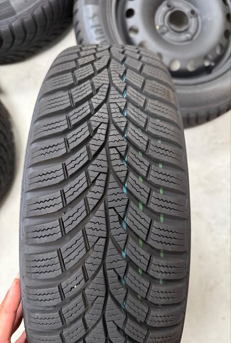 Продавам джанти 4x100 14” със зимни гуми Continental 175/65/14 за VW UP