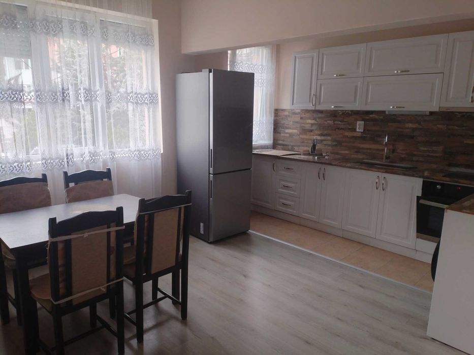 Дава се под наем Етаж от къща в Асеновград - 160 кв.м за 598.23 € - Снимка #9